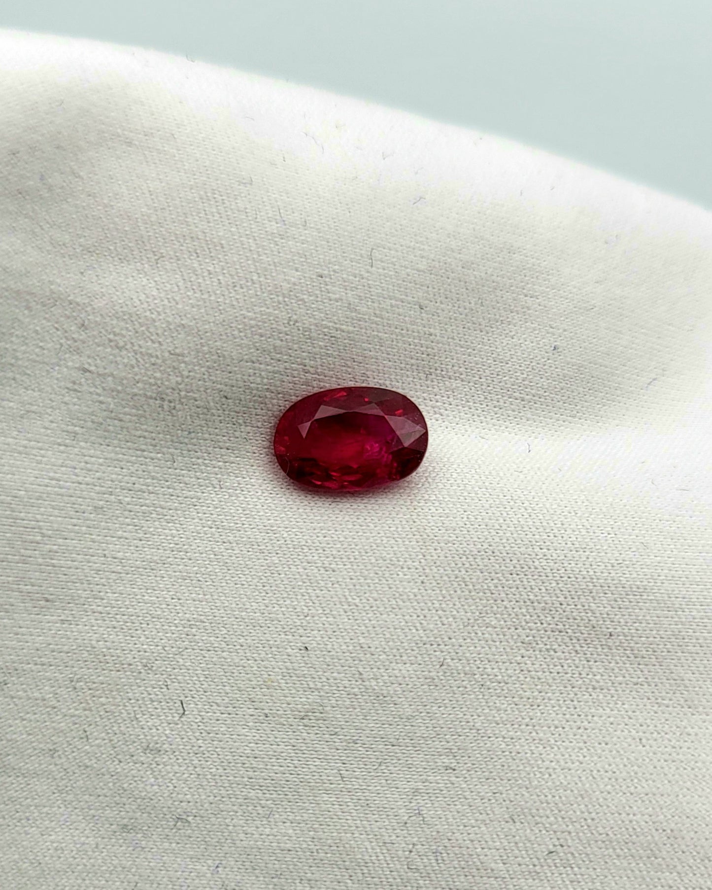Rubis sang de pigeon 1.59 carat