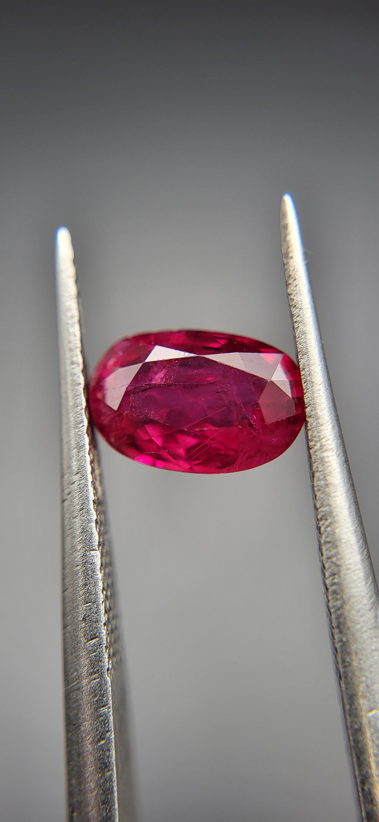Rubis sang de pigeon 1.59 carat