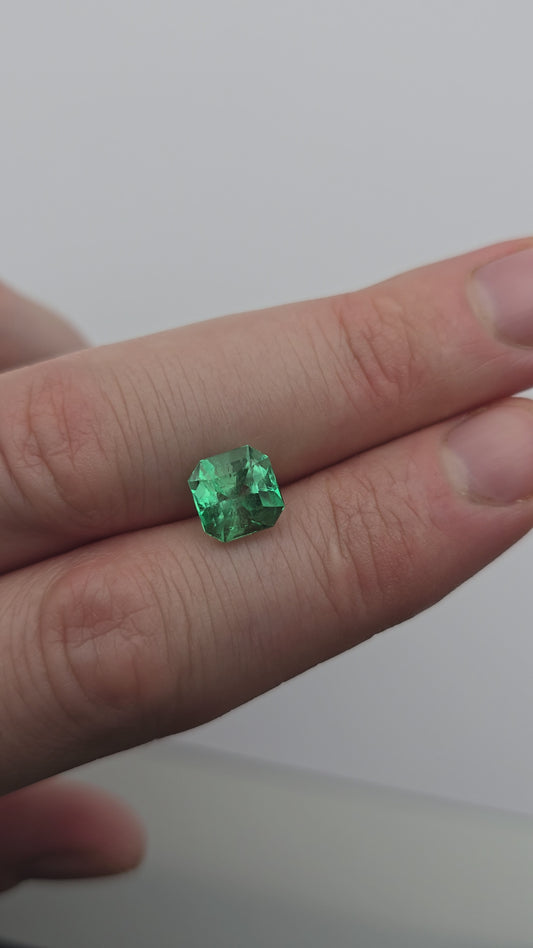 Emeraude colombienne 2.44 carats