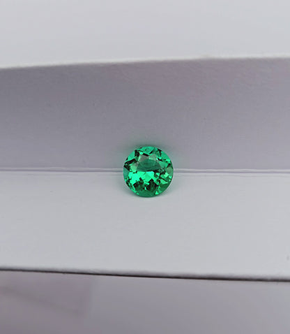 Emeraude colombienne 1.22 carat qualité extra fine