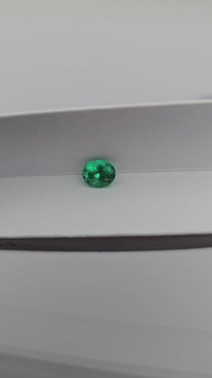 Emeraude colombienne 1.31 carats "couleur fine"