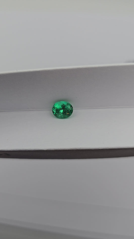 Emeraude colombienne 1.31 carats "couleur fine"