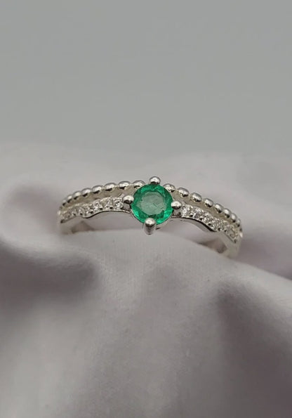 Bague argent massif, emeraude Colombienne