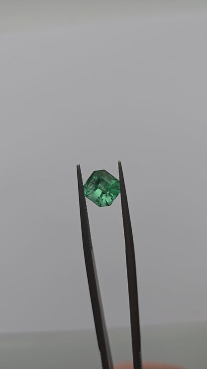 Emeraude colombienne 2.46 carats