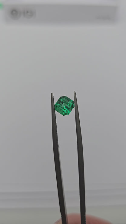 Emeraude colombienne 1.41 carats