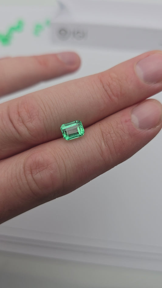 Emeraude colombienne 1.76 carats