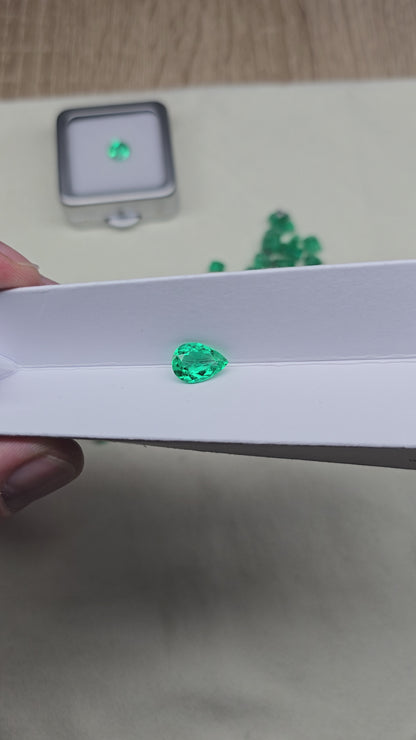 Emeraude colombienne poire 1.93carat