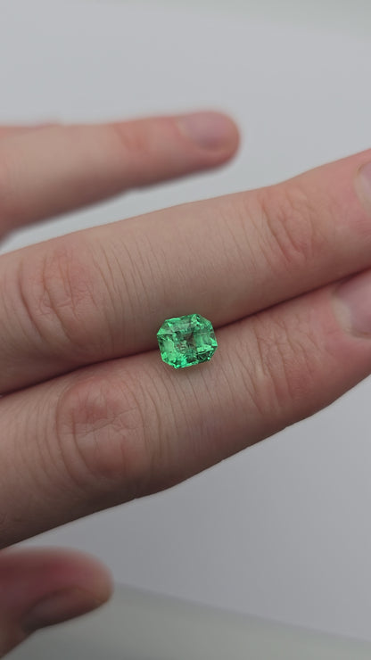 Emeraude colombienne 1.78 carat