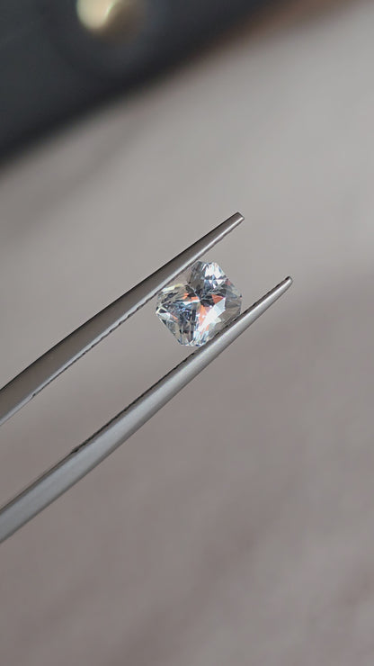 Saphir blanc 1.08 carat