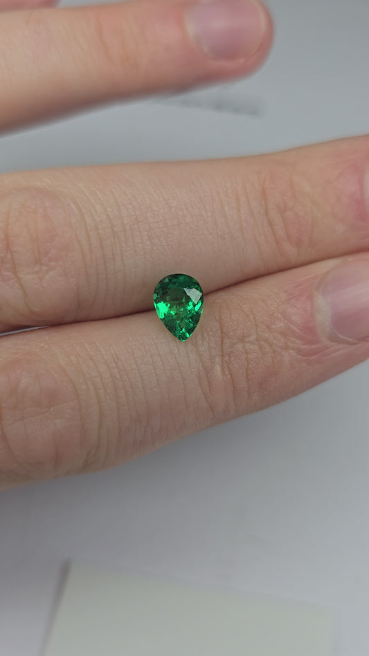 Emeraude colombienne 1.03carat top color