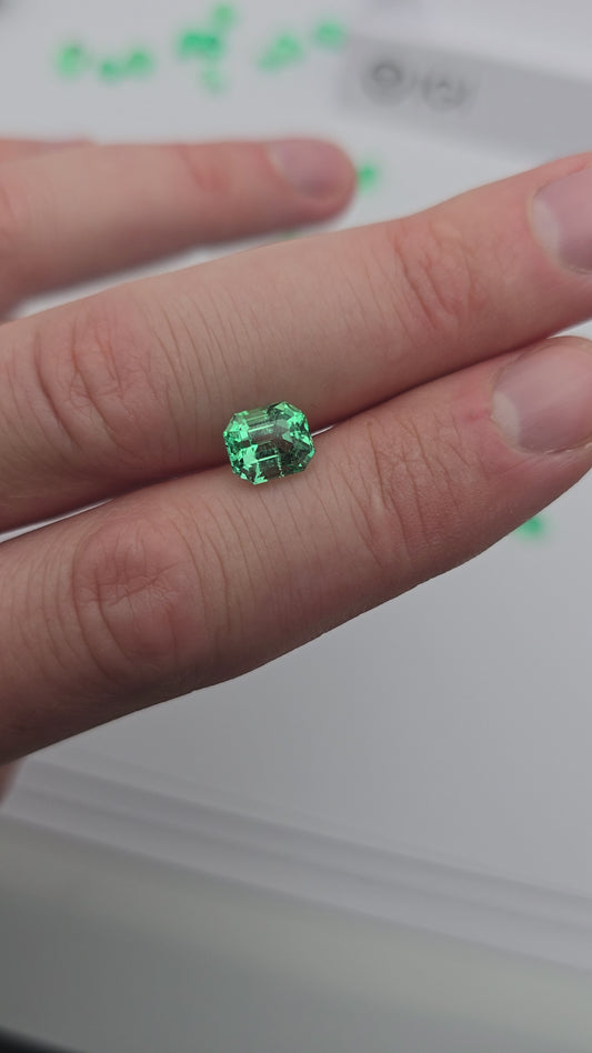 Emeraude colombienne 1.92 carats