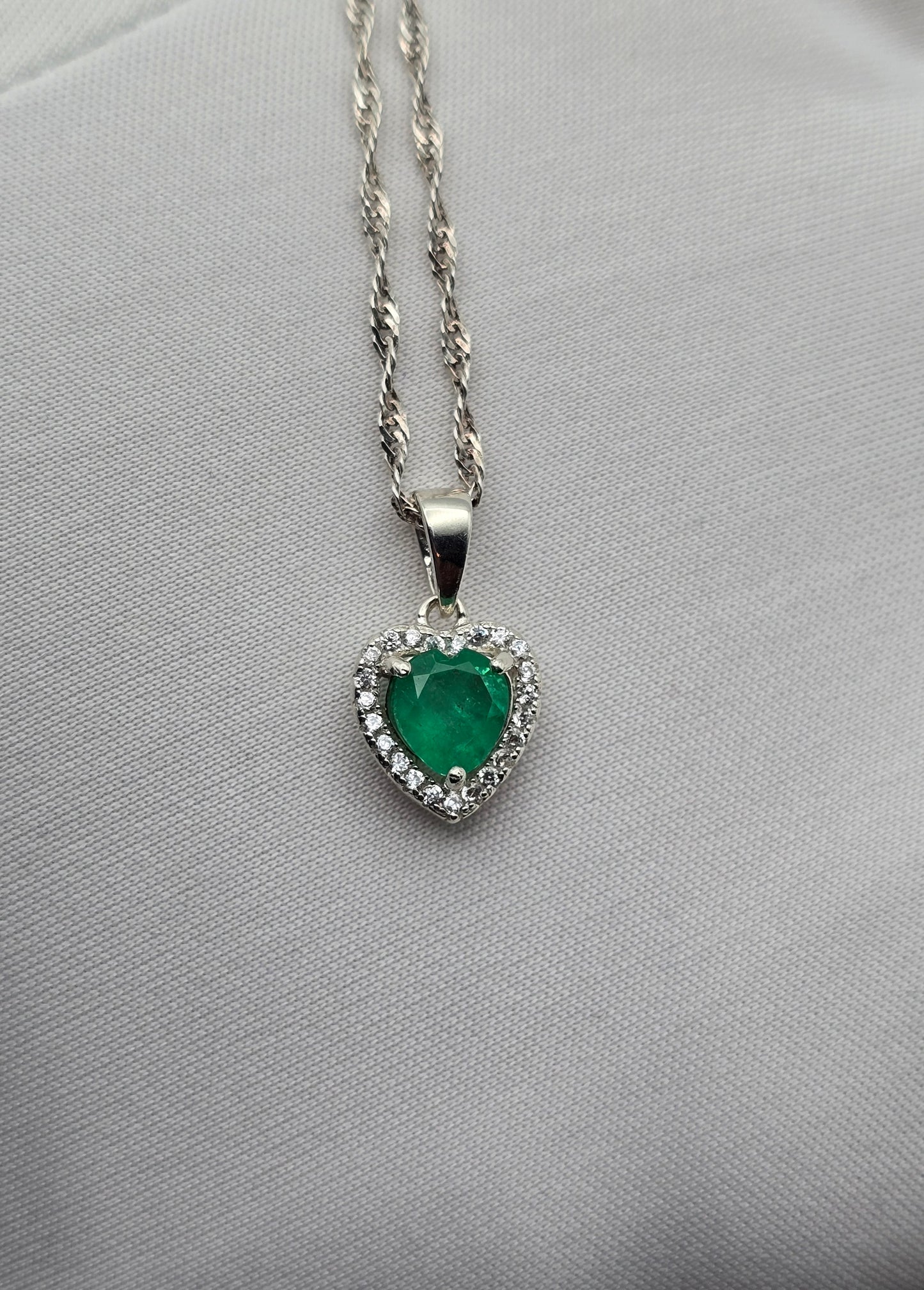 Pendentif argent 925 emeraude colombienne coeur