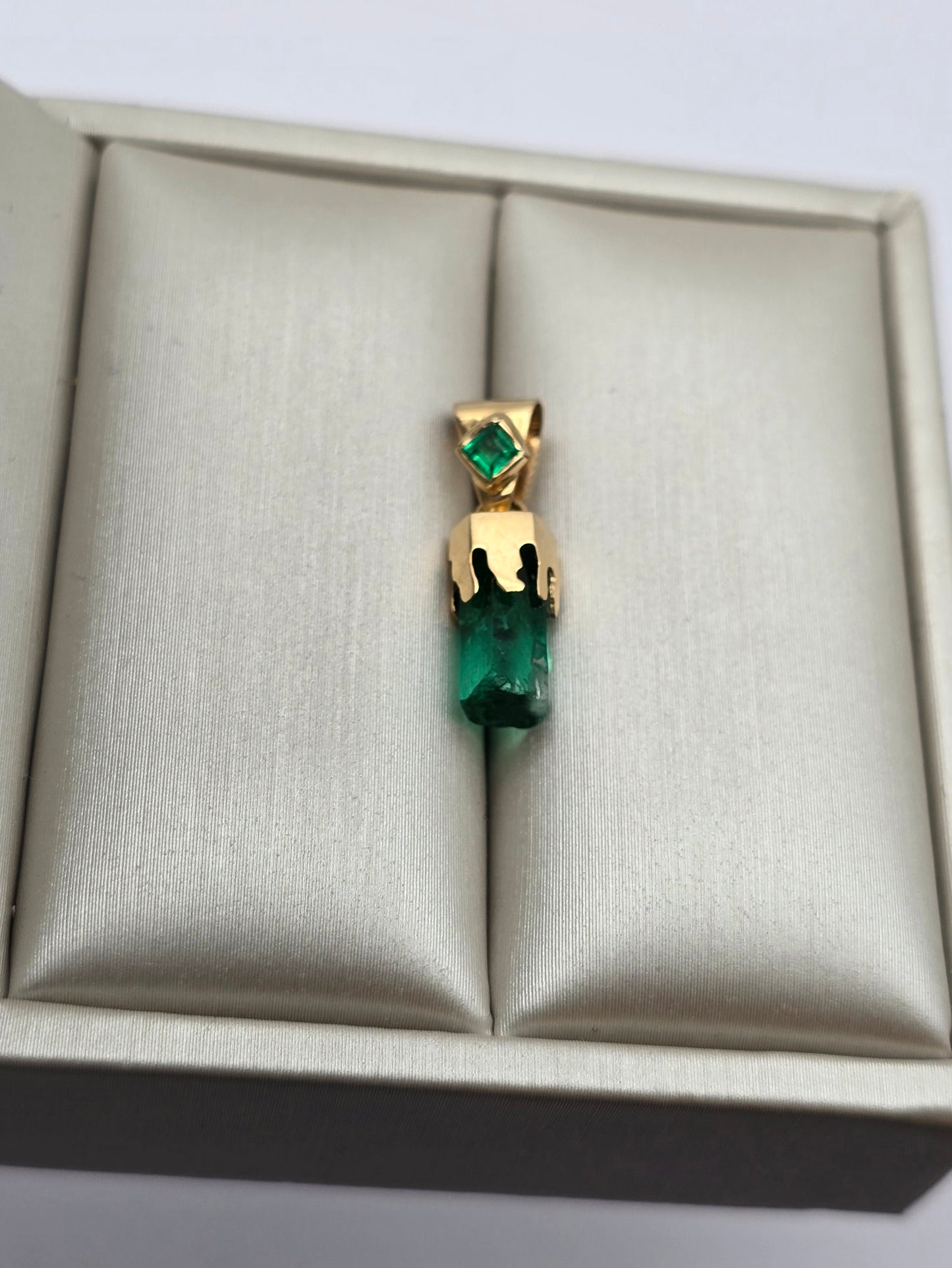 Pendentif or 18k Emeraude colombienne