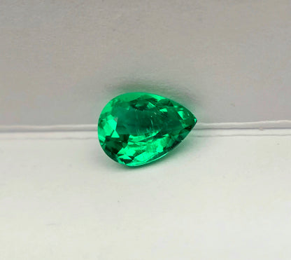 Emeraude colombienne 1.03carat top color