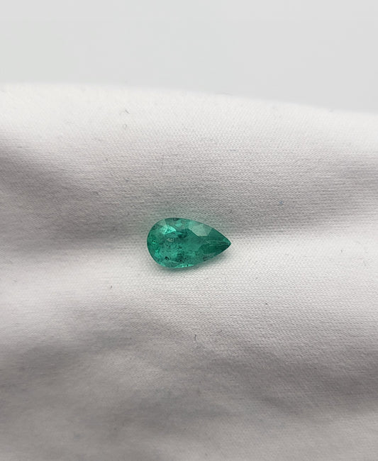 Emeraude colombienne 1.21 carat