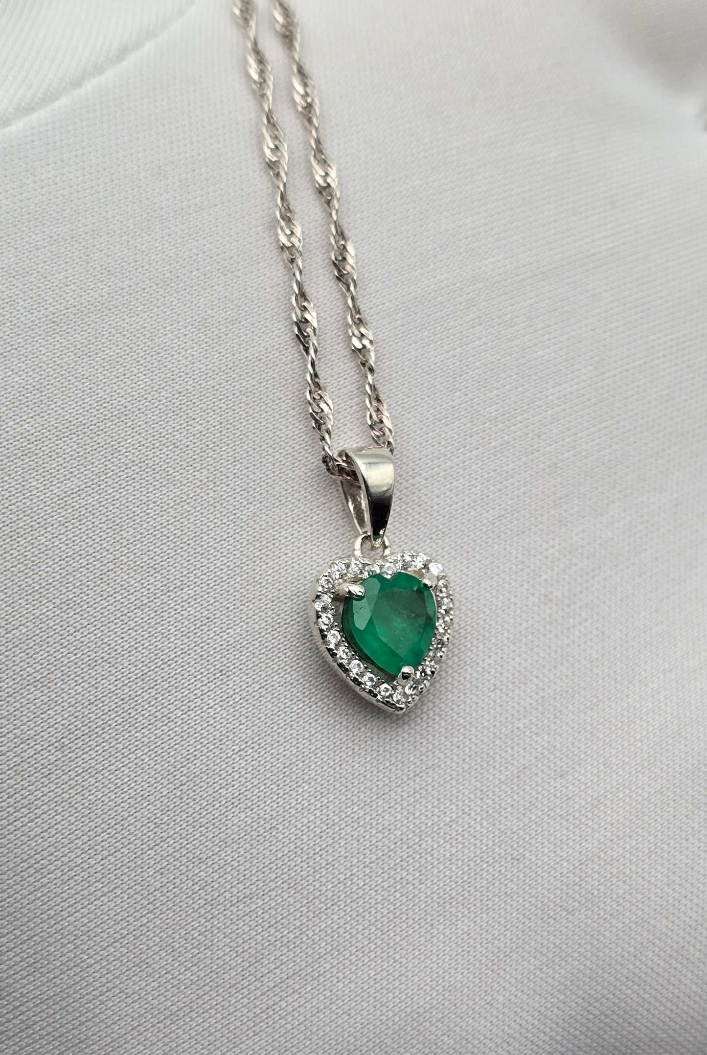 Pendentif argent 925 emeraude colombienne coeur