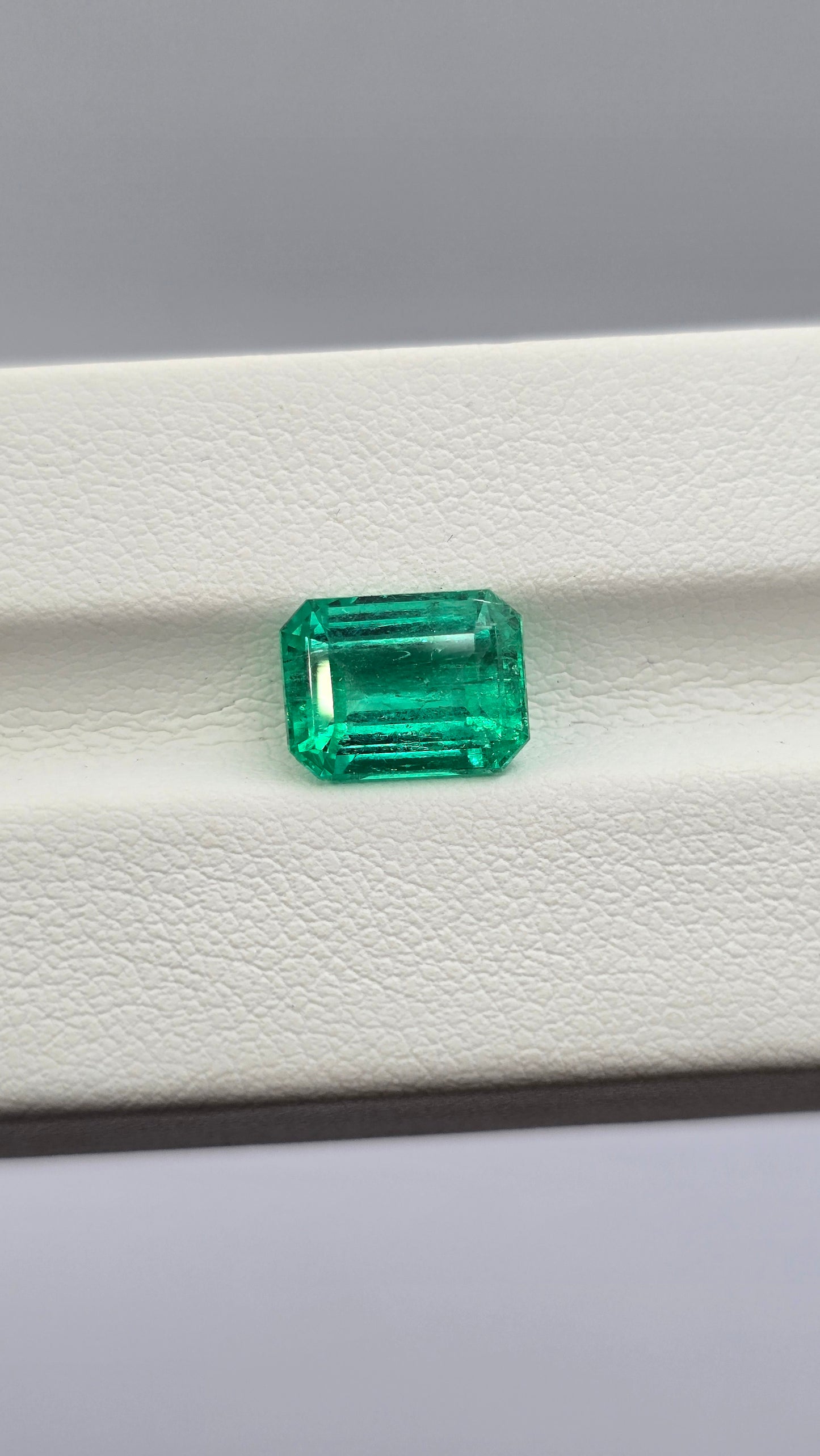 Emeraude colombienne 3.11 carat