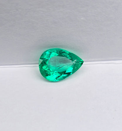 Emeraude colombienne poire 1.93carat