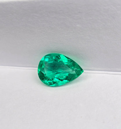 Emeraude colombienne poire 1.93carat