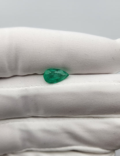 Emeraude colombienne 1.38 carat