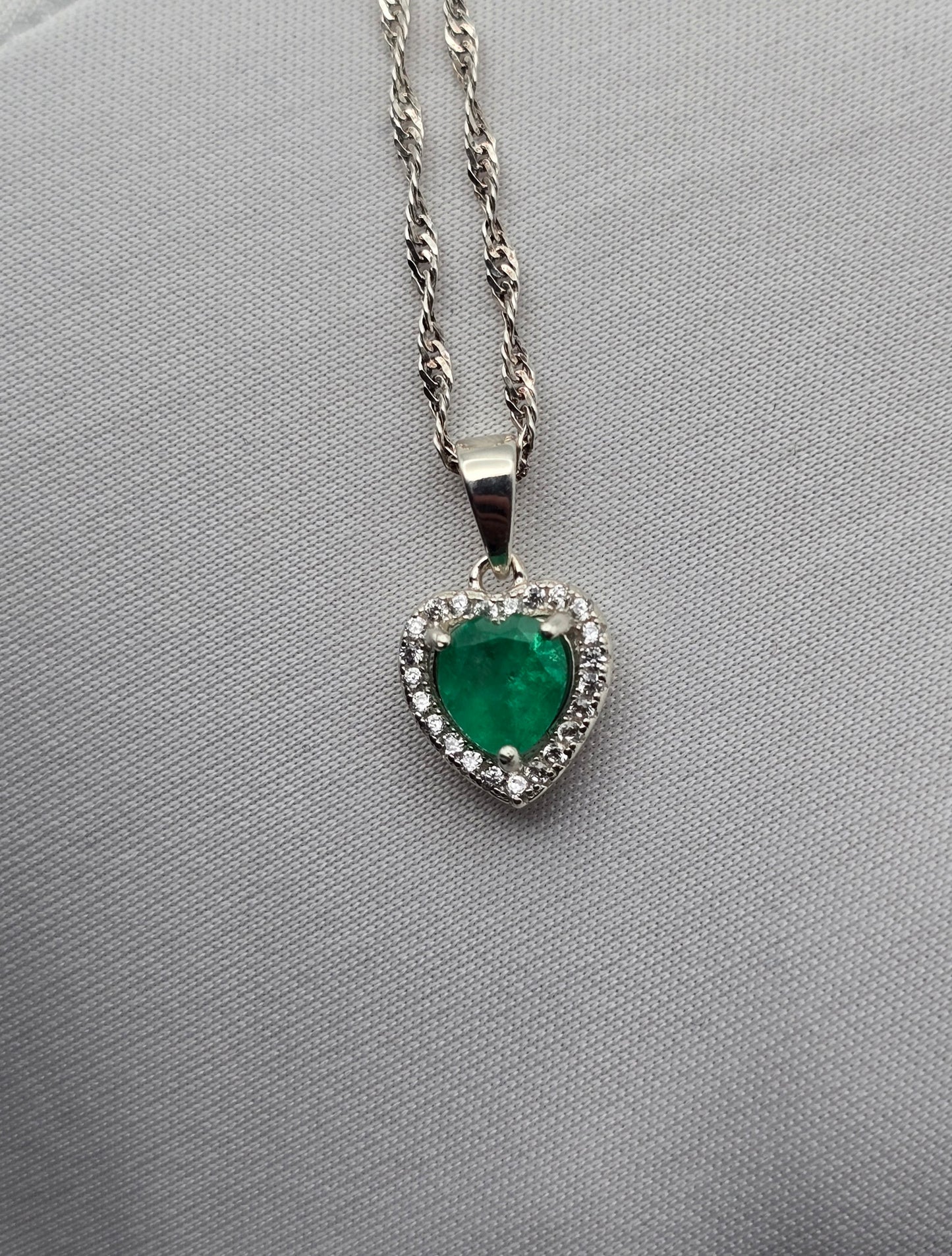 Pendentif argent 925 emeraude colombienne coeur